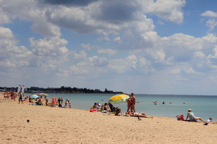 крым где песчаные пляжи и чистое море